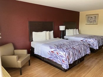 Red Roof Inn & Suites Cleveland