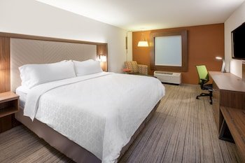 Holiday Inn Express & Suites St Peters