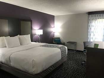 La Quinta Inn by Wyndham Davenport & Conference Center
