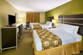 Country Hearth Inn - Knightdale / Raleigh