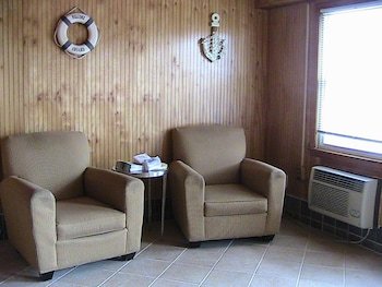 Shore Point Motel