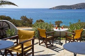 Blue Dolphin Antiparos Villas And Suites