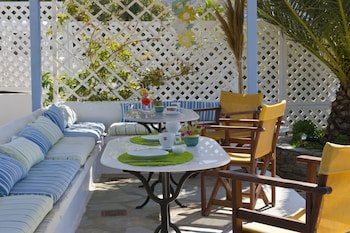 Blue Dolphin Antiparos Villas And Suites