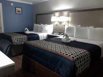Destin Inn & Suites