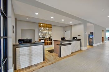 Residence Inn by Marriott Orlando at FLAMINGO CROSSINGS Town Center