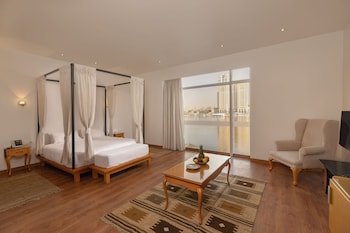 Riverside Hotel