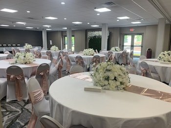 Holiday Inn Express Hotel & Suites Pittsburgh West Mifflin