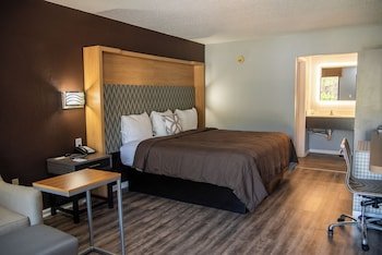 Columbus Inn & Suites