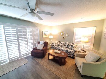 Quail Hollow Condominium