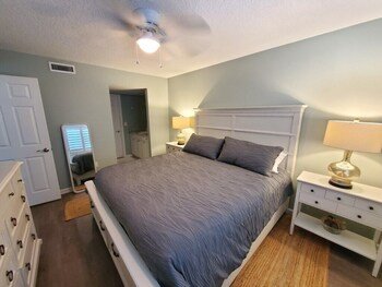 Quail Hollow Condominium
