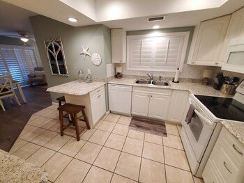 Quail Hollow Condominium