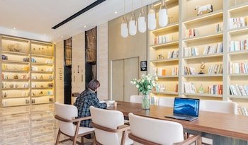 Atour Hotel Dalian Zhongshan Plaza