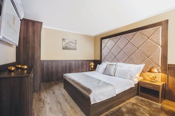 Komlo Hotel