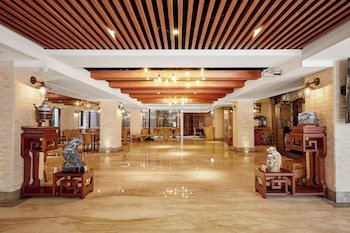 Lan Kwai Fong Garden Hotel