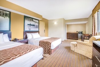 Red Maple Inn & Suites