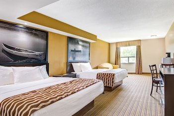 Red Maple Inn & Suites