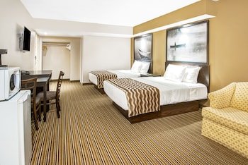 Red Maple Inn & Suites