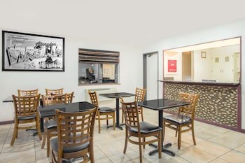 Super 8 by Wyndham Abingdon VA