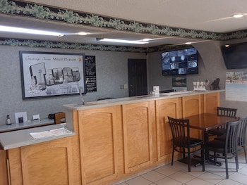 Super 8 by Wyndham Mt. Pleasant TX