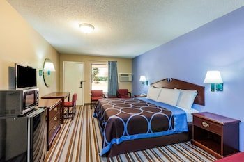 Super 8 by Wyndham Mt. Pleasant TX