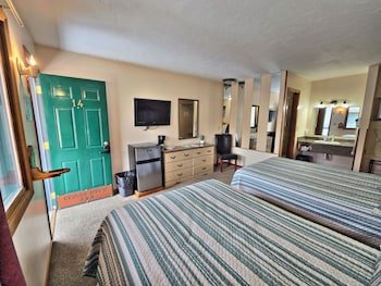 Cedar Wood Inn