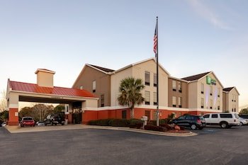 Holiday Inn Express & Suites Milton East I-10