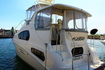 Dockside Boat And Bed Long Beach