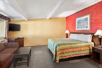 Fallbrook Country Inn