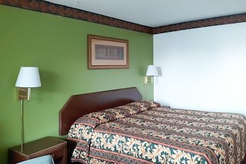 Hotel Kings at Clovis by OYO Rooms
