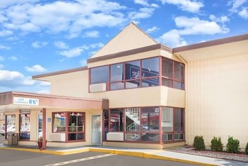 Travelodge by Wyndham Terre Haute