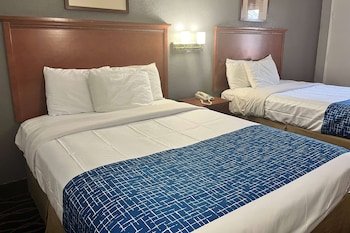 Travelodge by Wyndham Terre Haute