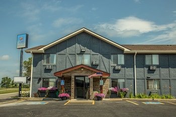 Americas Best Value Inn & Suites Detroit Lakes