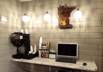 Americas Best Value Inn & Suites Detroit Lakes