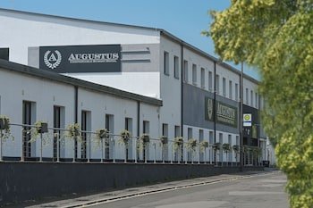 Augustus Hotel