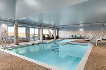Days Inn by Wyndham Calgary North Balzac