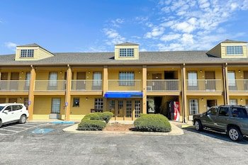 Bonita Lakes Inn
