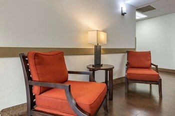 Comfort Inn & Suites DeLand - Near University
