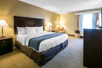 Comfort Inn & Suites DeLand - Near University