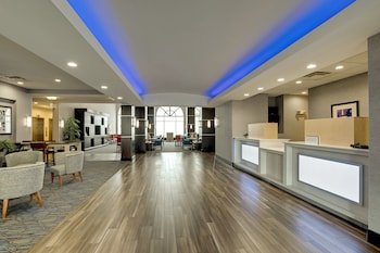 Holiday Inn Express & Suites Nashville-Opryland