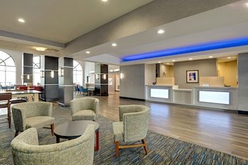 Holiday Inn Express & Suites Nashville-Opryland