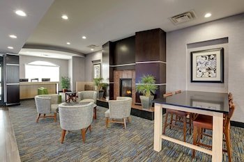 Holiday Inn Express & Suites Nashville-Opryland