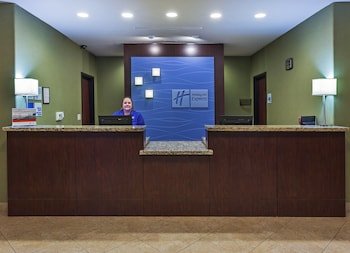 Holiday Inn Express Hotel & Suites Brady