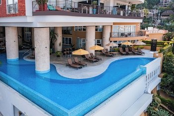Pinnacle Resorts 180