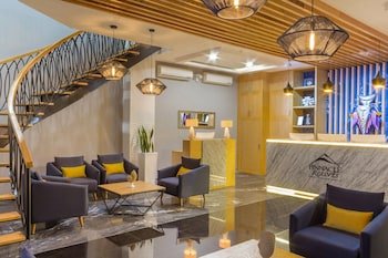 Pinnacle Resorts 180