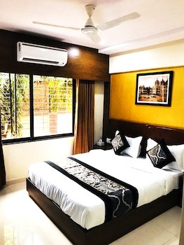 Hotel Crystal Luxury Inn