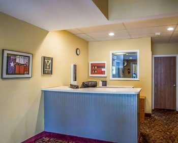 Rodeway Inn Lakeville