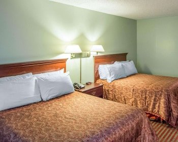 Rodeway Inn Lakeville