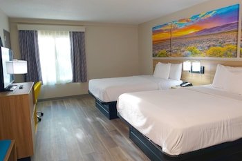 Days Inn by Wyndham Norman