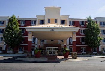 Holiday Inn Express & Suites St. Cloud