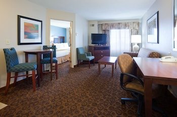 Holiday Inn Express & Suites St. Cloud